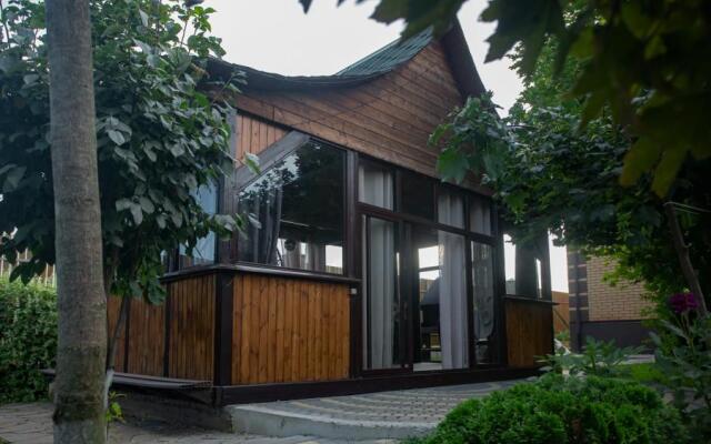 Poplar Guest Complex