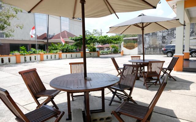 OYO 1616 Hotel Central City 2
