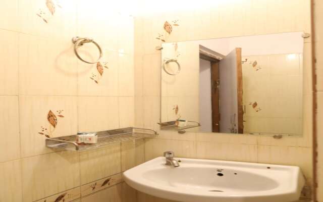 Collection O 8115 Hotel Vinayak Inn
