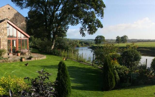 Riverside Barn Guest House