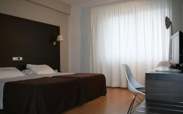 Méndez Núñez Hotel