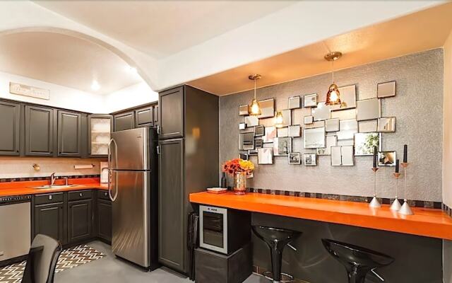 Amour By Signature Vacation Rentals