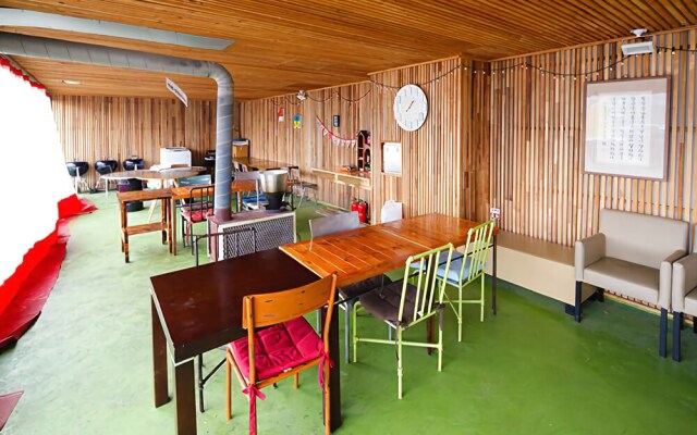 Mari Hotel