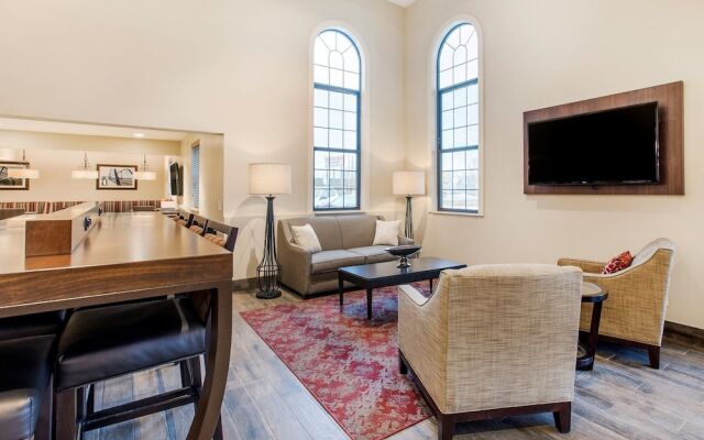 Best Western Plus Grand Castle Inn & Suites