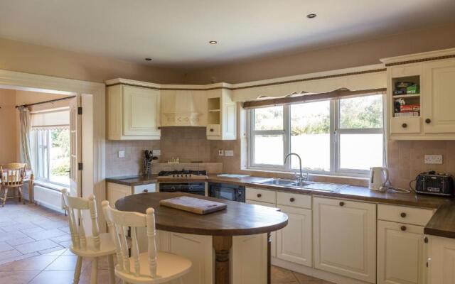 Ballinakill Lodge