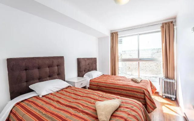 El Triunfo Apartments