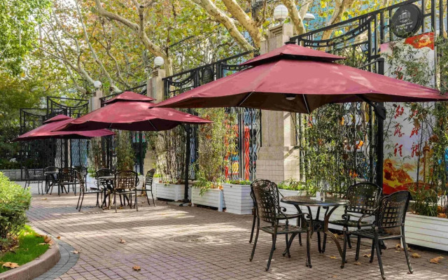 Donghu Collection Hotel