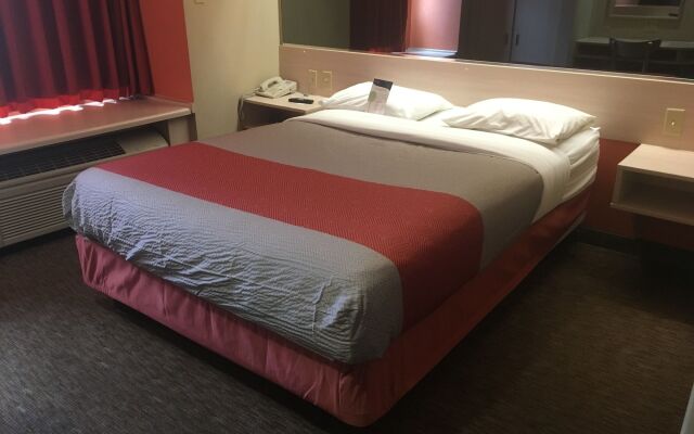 Motel 6 El Paso, TX - Southeast