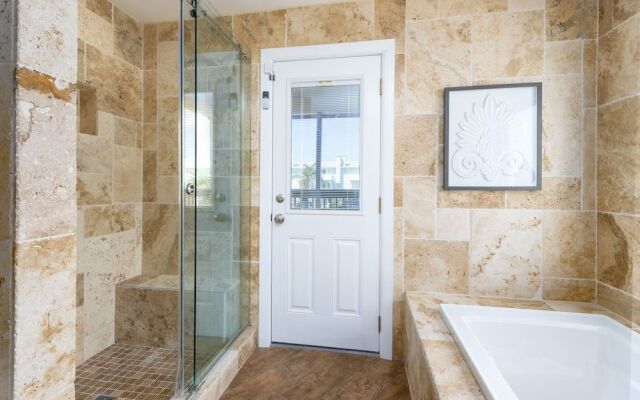 On The Rocks 6 Bedroom Home by Redawning