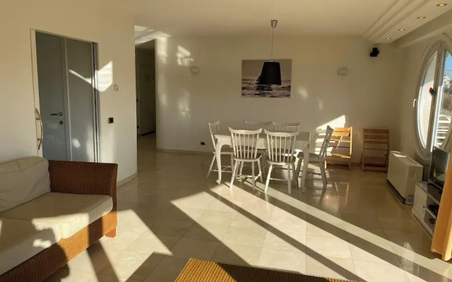 Apartment for 5 People With Terrace