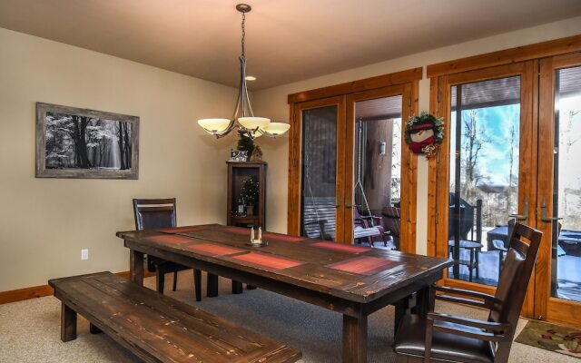 Glacier Paradise 5 Bedroom Townhome