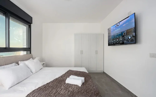 Prestige 4BR Breathtaking Sea Views