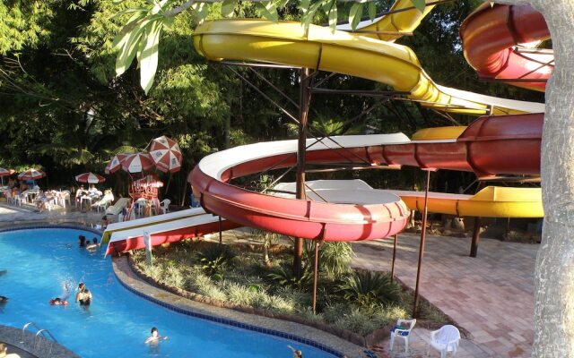 Apartamento Grand Dolphin - Férias em Caldas Novas