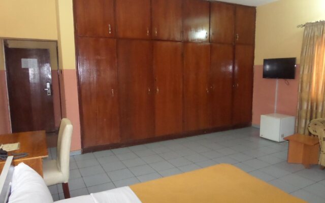 Febson Hotel