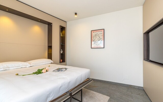 Icon H 301 Suite Micro-living