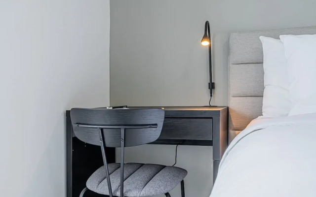 w Elegant 1BR With Balcony in San Francisco
