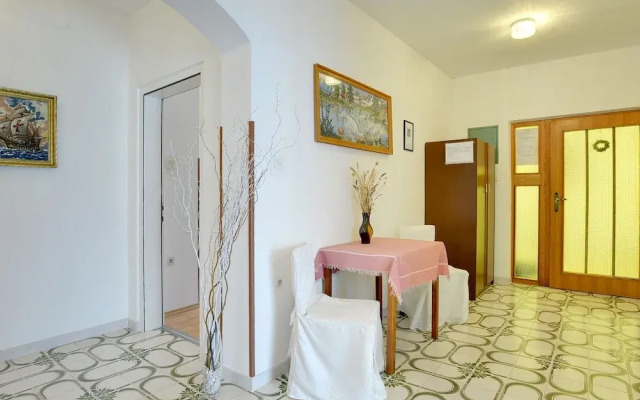 Spacious Apartment in Medulin Near sea