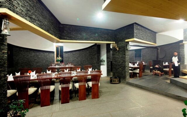 Manu Allaya Spa Resort