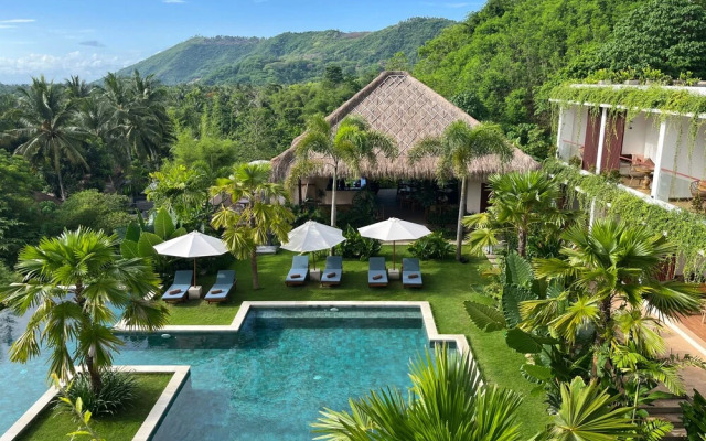 PORTER HOTEL - Surf & Yoga Retreat