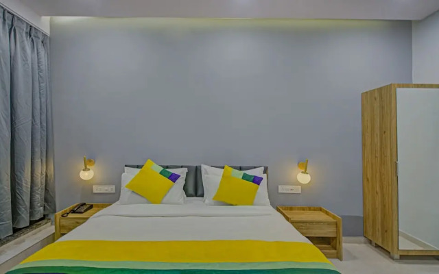 Itsy Hotels Natasha, Vesu, Surat