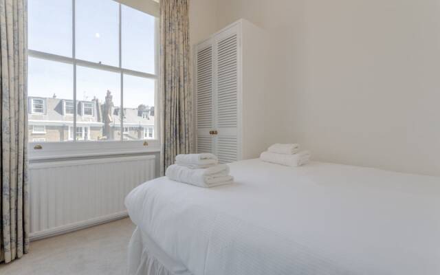 Homely 2 Bedroom Apartment in Earl's Court