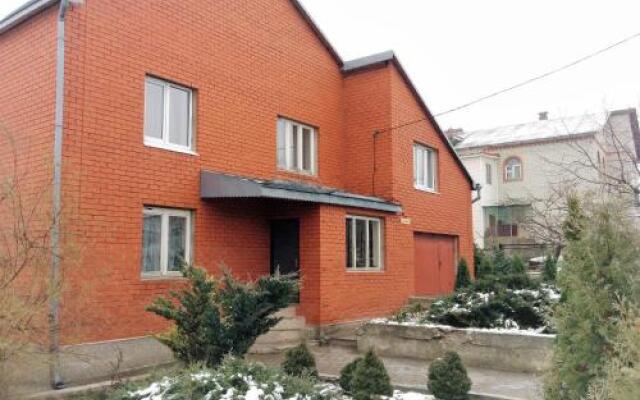 Guest House on Vologodskiy 5