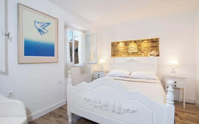 Korifo Old Town by Corfu Escapes