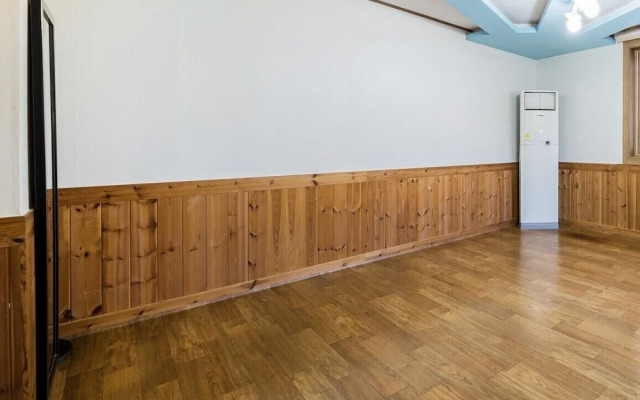 Boryeong (Daecheon) Pretty Pension (dogs allowed)