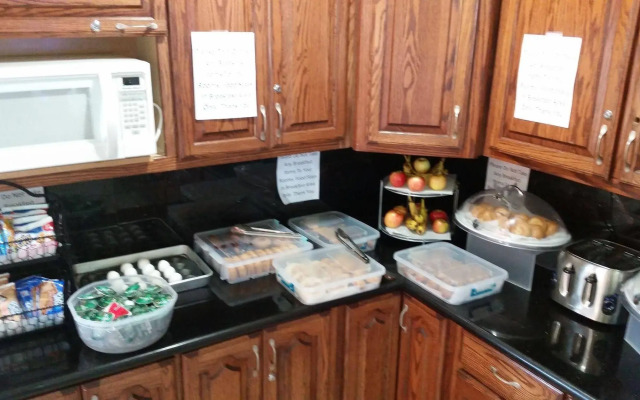 Red Carpet Inn & Suites