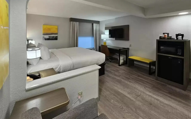 Comfort Inn & Suites