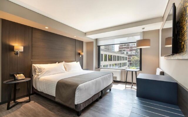 Ola Santiago Providencia, Tapestry Collection by Hilton
