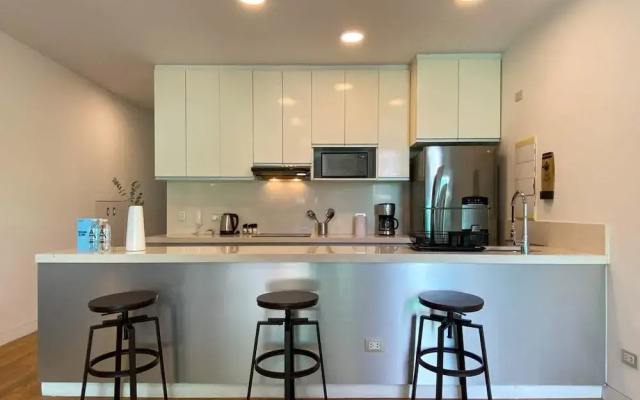 w Bright 2BR Duplex With Balcony in Barranco