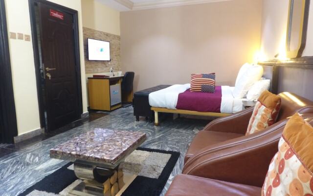 Choice gate Hotel and Suites