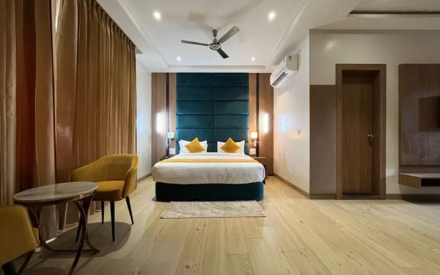 Hotel Three Seasons
