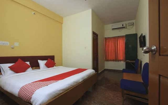 Varsha Boarding and Lodge by OYO Rooms