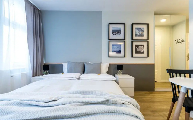 7 Continents Apartments