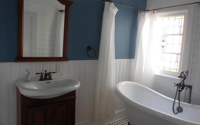 Miss Helens Guesthouse