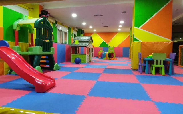 Alexandros Family House