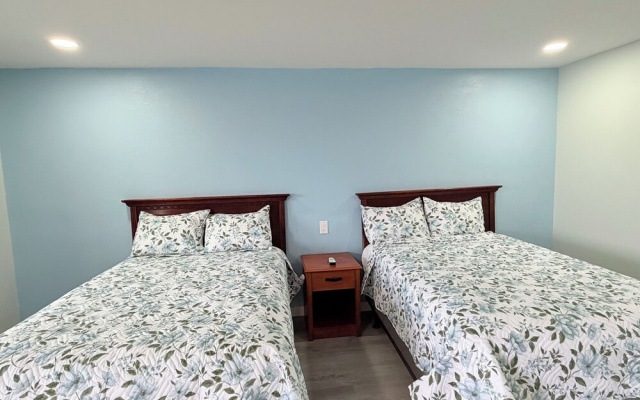 Deluxe Inn