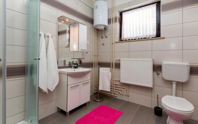 Amazing Apartment in Fazana With Wifi and 3 Bedrooms