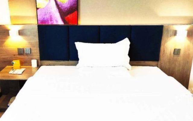 Anshun Qianbai Premium Hotel (Municipal Government Anshun Ancient City Branch)