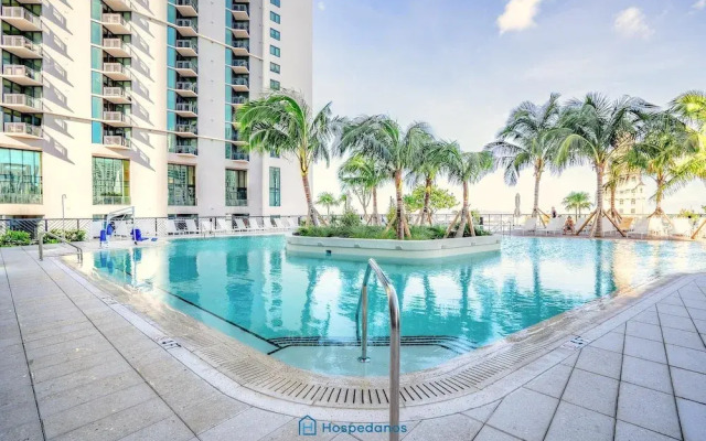 Apartment in New Luxury Condo Downtown