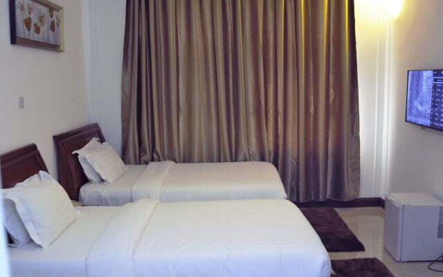 Kingsbridge Royale Hotel