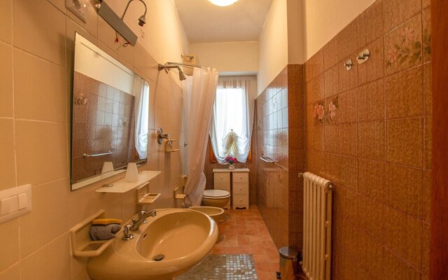 Beautiful Home in Londa With 2 Bedrooms and Wifi