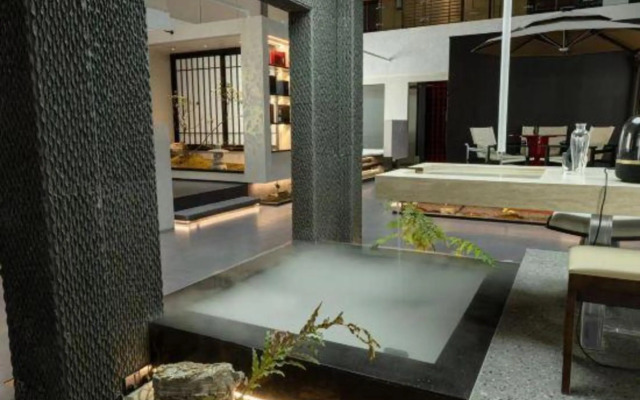 Shangdong Business Hotel