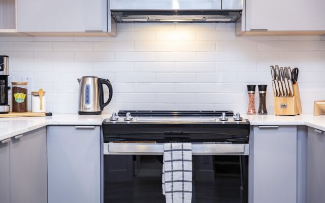 Tumbledown Condo By Revelstoke Vacations