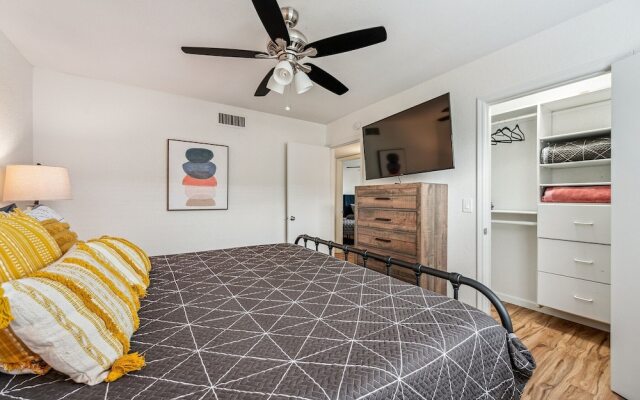 Kathleen House 4 Bedroom Home by RedAwning