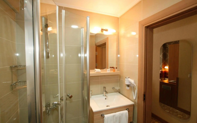 Taksim Metropark Hotel