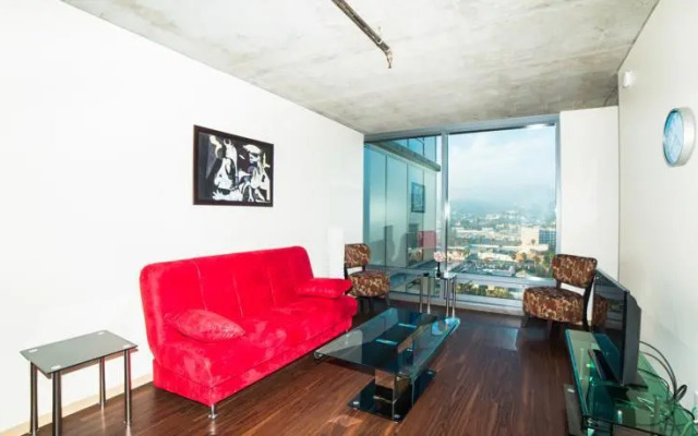 Hollywood Sierra Apartment
