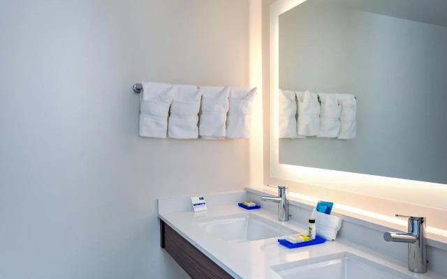 Holiday Inn Express Tampa-Brandon by IHG